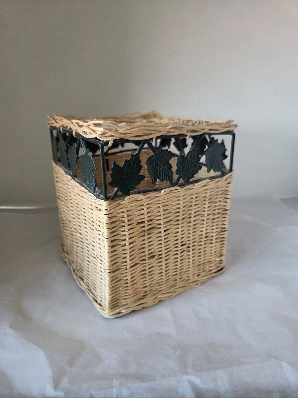 TISSUE BOX COVER WICKER WITH BLACK METAL LEAVES  6"x6"x6" TAN BLACK RATTAN